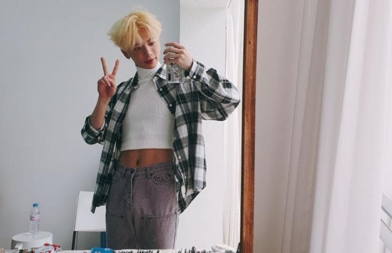 Sekarang, crop top jamak dikenakan oleh idol laki-laki K-Pop. (Pinterest)