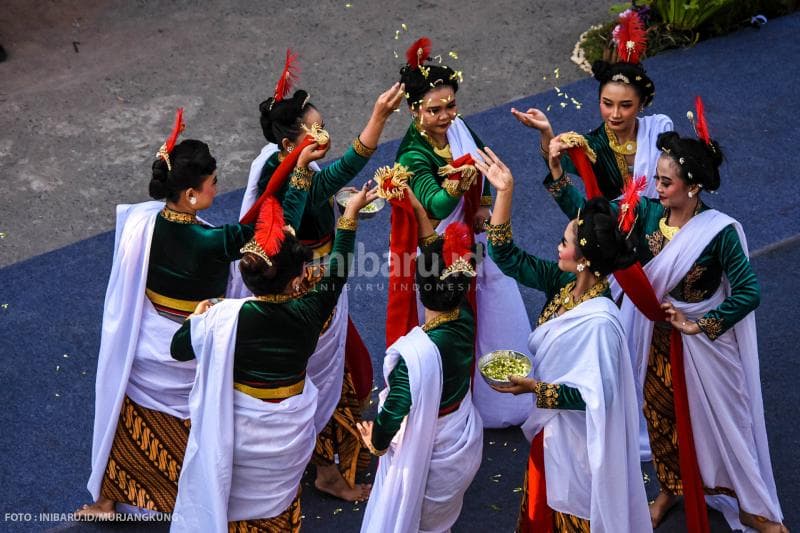 Aksi teatrikal Serat Kandhaning Ringgit Purwa atau dikenal juga dengan atraksi jumenengan Bupati Semarang.