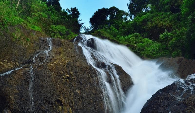 Curug Winong Wonosobo. (Praiseprayersandpromises.weebly.com)