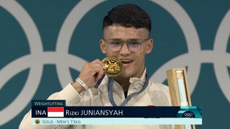 Mengapa Atlet Menggigit Medalinya saat Berada di Podium?