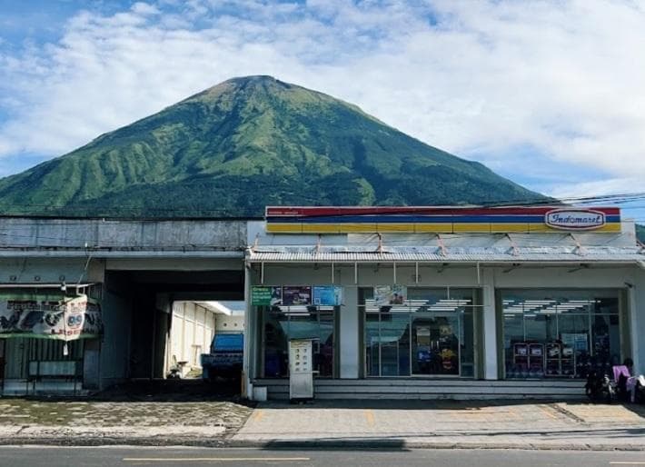 Pemandangan Indomaret Kapencar di Wonosobo. (Googleuser/Frans Sitanggang)