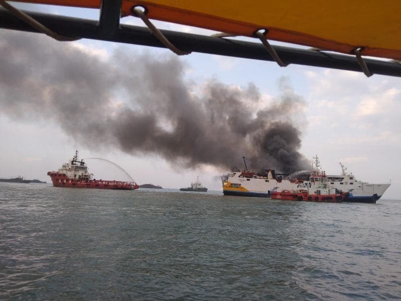 Kapal Kirana Terbakar di Perairan Semarang, 52 Kru Selamat