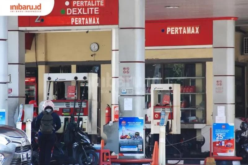 SPBU merah yang paling banyak ditemukan di Indonesia. (Inibaru.id/ Triawanda Tirta Aditya)