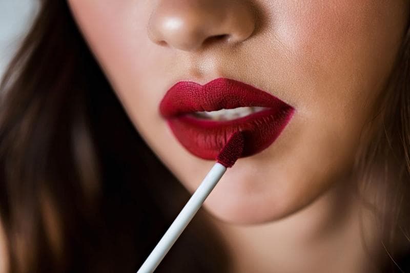 Lip cream lebih tahan lama lantaran lebih kental. (Shutterstock)