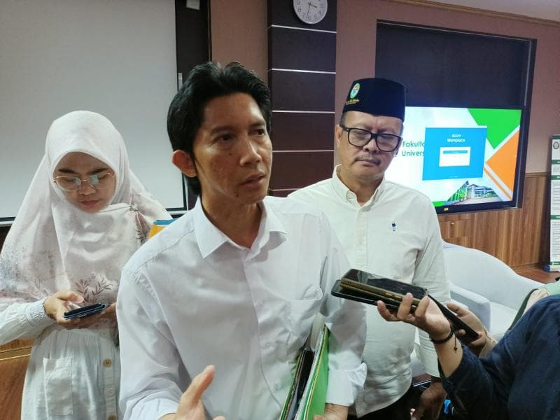 Dekan Fakultas Kedokteran Undip, dr Yan Wisnu menyimpulkan  tidak ada aspek perundungan yang melatarbelakangi kematian salah seorang mahasiswanya. (Inibaru.id/ Danny Adriadhi Utama)