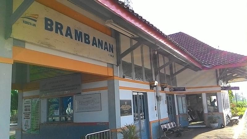 Nama Stasiun Brambanan sudah eksis sejak zaman Belanda. (Lombokceplus9.Wordpress)