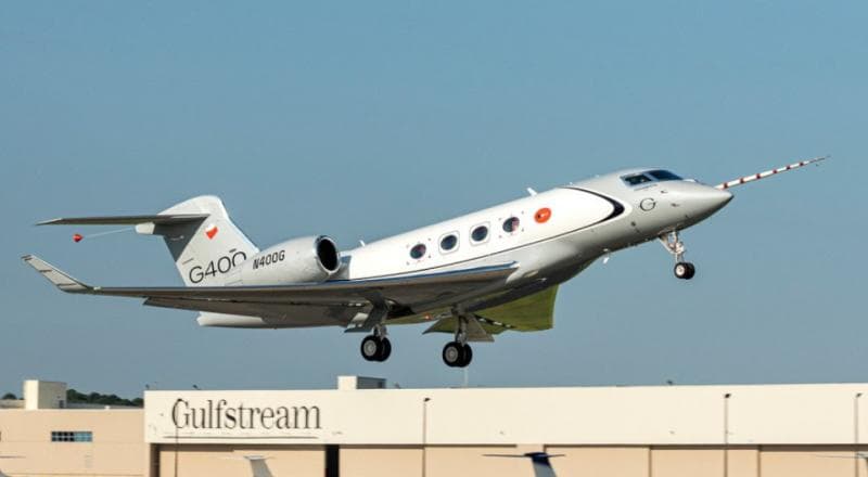 Jendela pesawat berbentuk bulat. (Gulfstream)