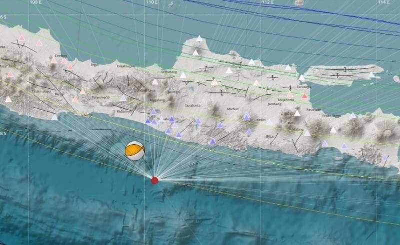 Meski berlokasi di tempat di mana gempa megathrust bisa muncul, gempa Gunungkidul semalam nggak termasuk gempa megathrust. (X/DaryonoBMKG)