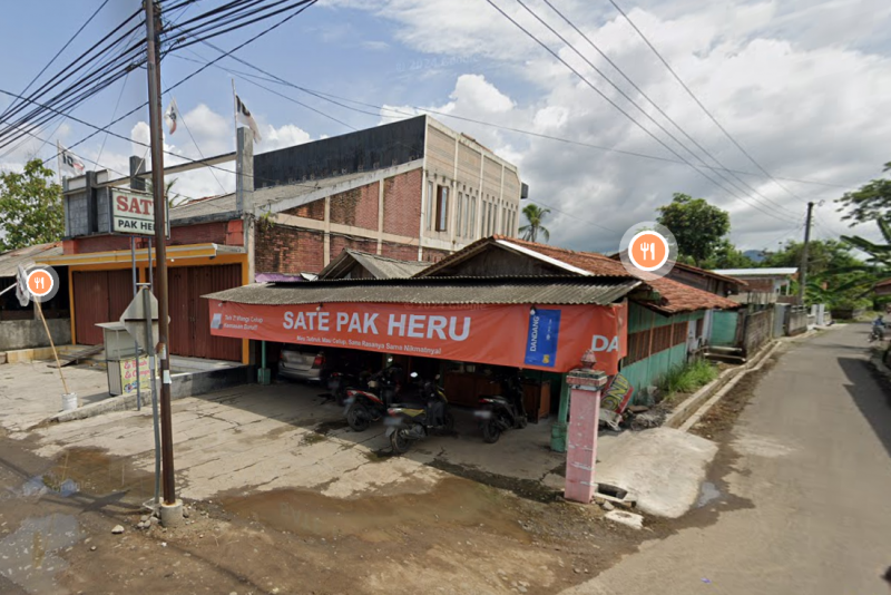 Warung Satai Sapi Pak Heru Purworejo yang masih sederhana. (Google Street View)