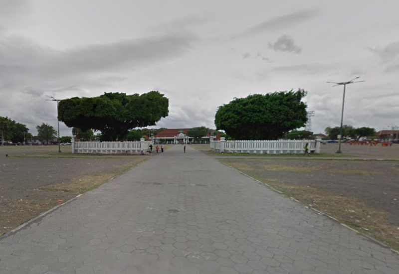 Pohon beringin kembar di Alun-alun Utara Yogyakarta. (Google Street View)