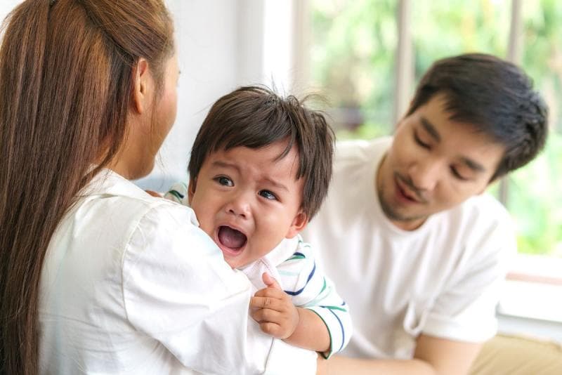 Hindari mengeprank anak hingga menangis. (Getty Images)