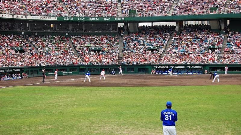 Liga baseball Jepang selalu dijejali penonton. (Japan-guide)