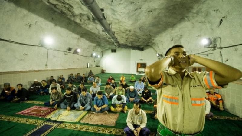 Masjid Baabul Munawwar ada di kedalaman 1760 meter di bawah permukaan tanah. (Antara)