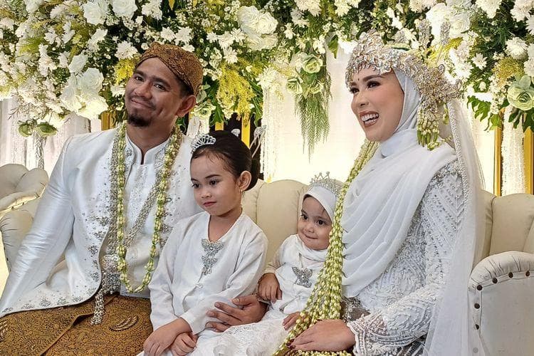 Menggelar pernikahan ulang bisa menjadi momen nostalgia. (Kompas/Melvina Tionardus) 