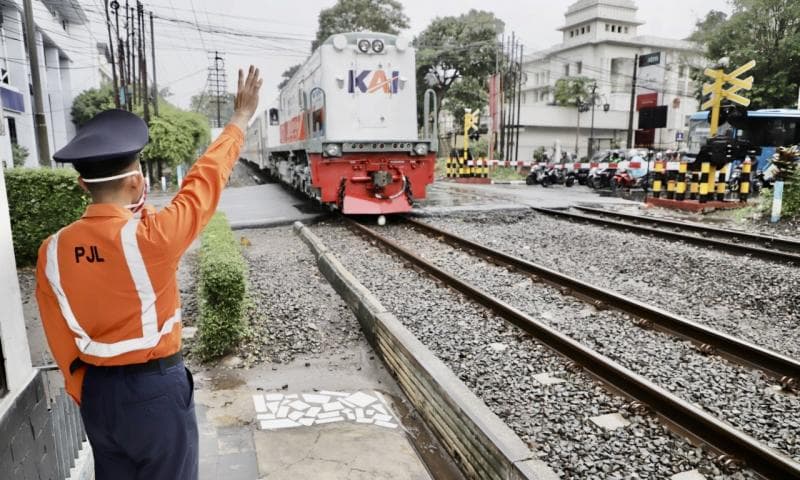 Kecelakaan di perlintasan sebidang kereta api kerap terjadi.&nbsp; (via Bisnis Today)