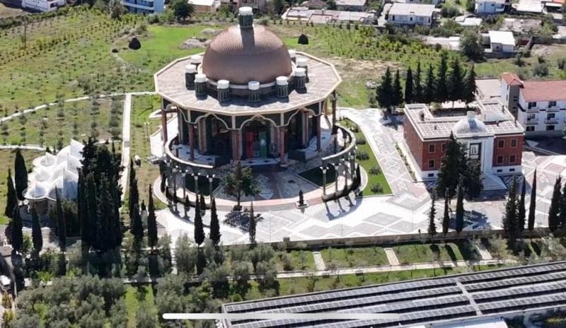 Wilayah yang akan masuk negara mikro Bektashi di Tirana, Albania. (DW/Kristi Cavo)