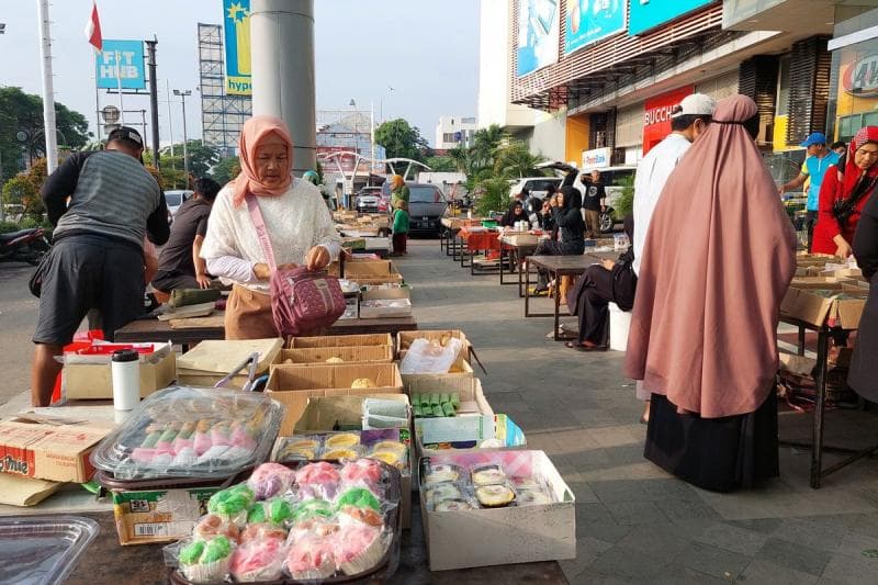 Daya beli masyarakat yang lesu bikin banyak UMKM kesulitan. (Kompas/Dinda Aulia Ramadhanty)