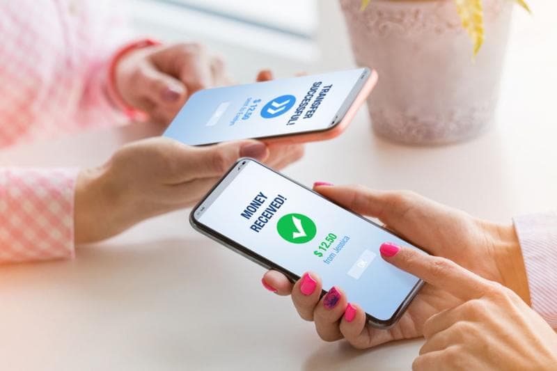 Mengapa Banyak Anak Muda Indonesia Terjerat Pinjol?