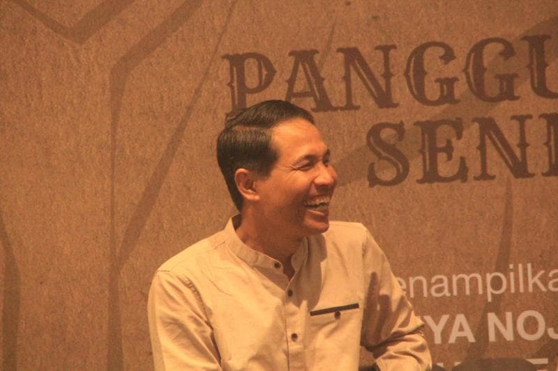 Edy Supratno, sejarawan asal Kudus yang banyak meneliti tentang keberadaan kretek dan sejarahnya. (Inibari.id/ Imam Khanafi)