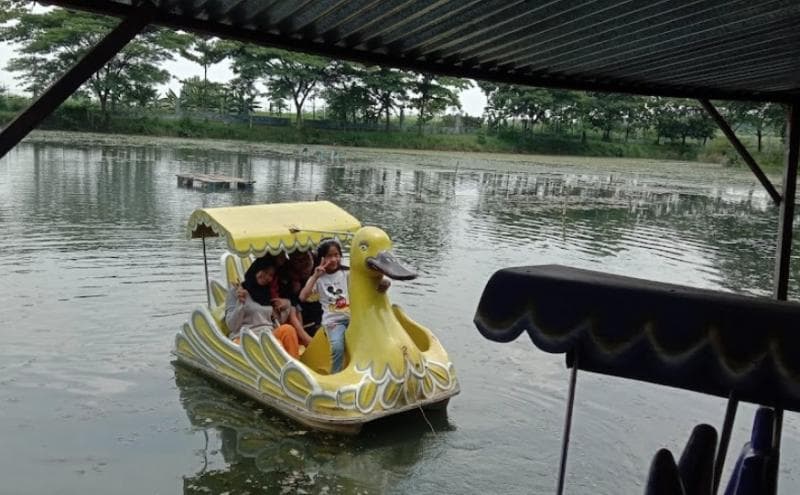 Tempat piknik di kompleks Gua Pancur. (Googleuser/Adi Nugroho)