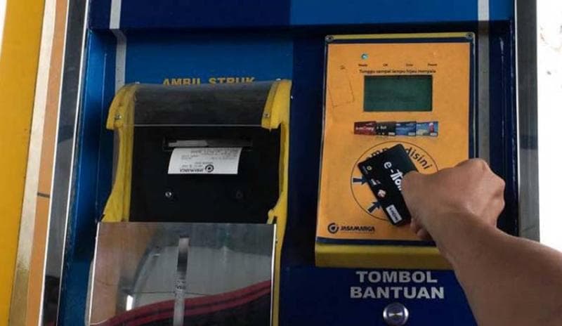 Ada tombol bantuan yang bisa kamu pencet jika kartu e-Toll-mu kedaluwarsa. (Jabarnews)