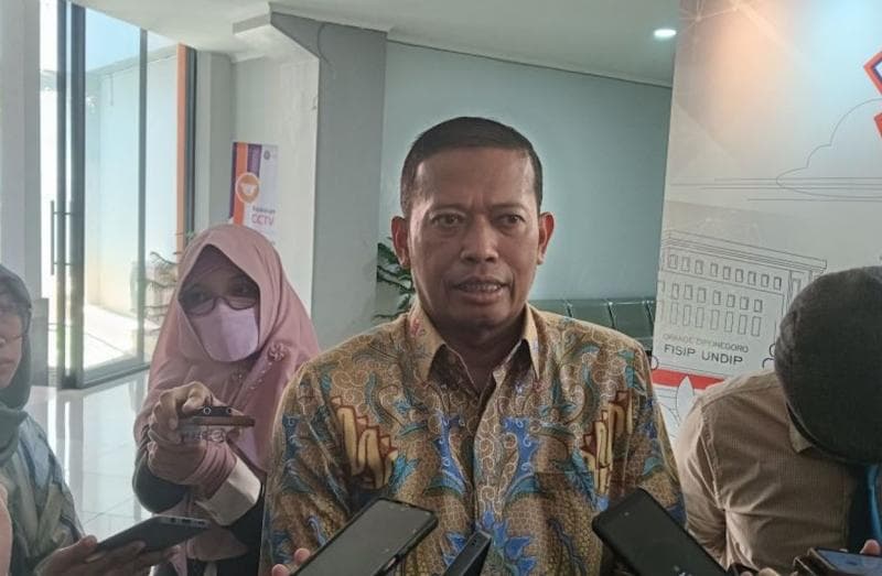 Rektor Undip Suharnomo telah menandatangani MoU untuk beberapa kesepakataan terkait perbaikan sistem di Fakultas Kedokteran. (Antara)