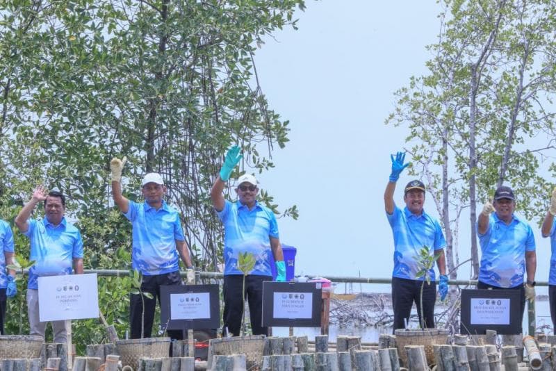 Kementerian Kelautan dan Perikanan menjadikan perairan Morodemak, Kabupaten Demak, sebagai pilot project pengembangan kawasan berbasis pengelolaan hasil sedimentasi laut secara berkelanjutan. (Humas Pemprov Jateng)