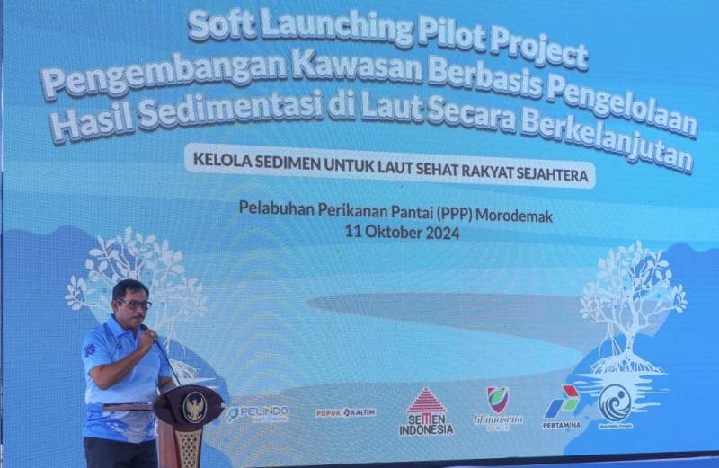 Menurut Pj gubernur, proyek tersebut adalah langkah besar dalam pengelolaan sumber daya laut mengingat kawasan Morodemak yang merupakan salah satu wilayah pesisir, yang punya potensi besar dalam hal perekonomian masyarakat. (Humas Pemprov Jateng)