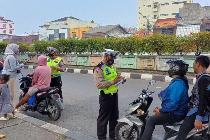 Operasi Zebra Candi 2024 digelar sebagai edukasi dan sosialisasi. (Kompas/Dzaky Nurcahyo)