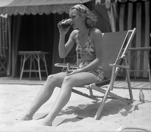 Aktris Jane Wyman memakai bikini pada 1935. (dok. Archive Getty Images)