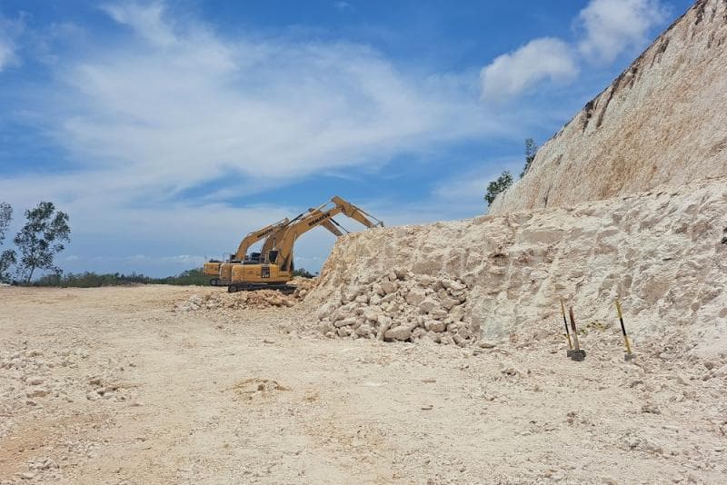 Pintu masuk gua yang ditemukan di proyek JJLS Gunungkidul Yogyakarta kini ditutup. (Harianjogja/Andreas Yuda Pramono)