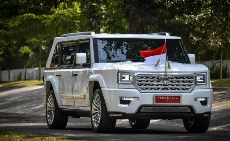 MV3 Garuda Limousine merupakan mobil antipeluru yang dilengkapi dengan fitur-fitur canggih. (Humas PT Pindad)