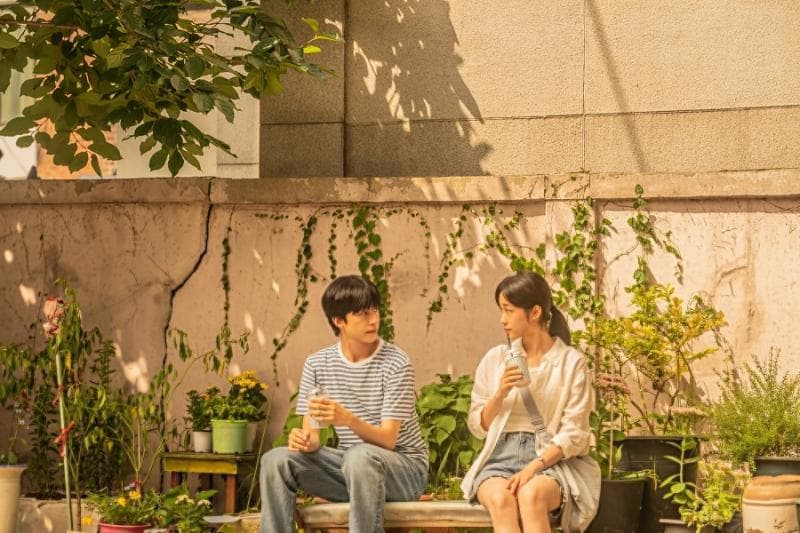 Salah satu potongan adegan film 'Hear Me: Our Summer' yang dibintangi Roh Yoon-seo. (Naver)