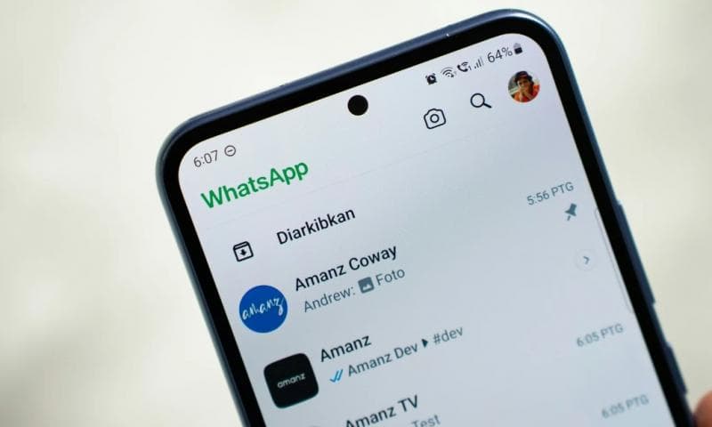 Kebijakan privasi kontak di WhatsApp juga berubah jadi lebih baik. (Unsplash/Amanz)