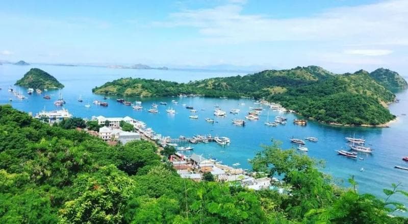 Pelabuhan Labuan Bajo melayani pelayaran kapal feri dari Jawa dan Bali. (Mawatu)