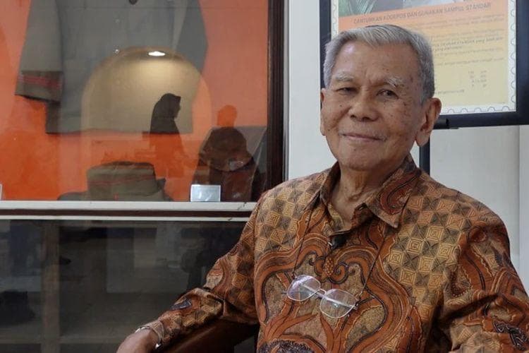 Marsoedi Mohamad Paham, pencipta kode pos Indonesia pada dekade 1980-an. (BBC/Silvano Hajid)