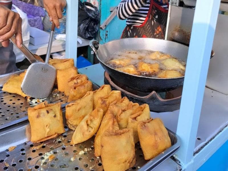 Martabak telur puyuh di Pasar Pathuk Yogyakarta. (IG/martabaktelurpuyuh)