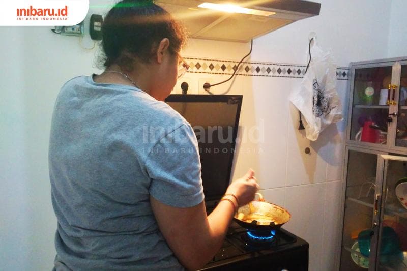 Bukan masalah rasa, saat ini, mengutamakan perut kenyang adalah prioritas untuk bertahan dalam pembatasan fisik yang diberlakukan. (Inibaru.id/ Sitha Afril)<br>