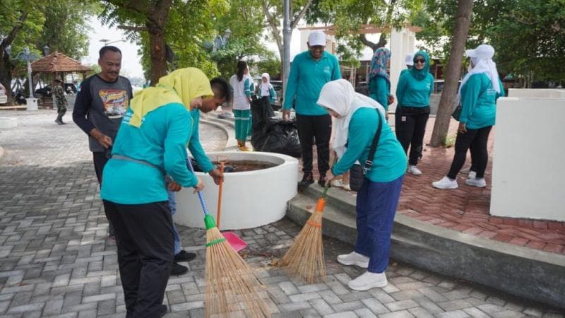 Sebanyak 717,5 kilogram sampah berhasil dikumpulkan dalam aksi di Pantai Kartini dan Pantai Bandengan pada Minggu (10/11/2024). (Dinkominfo Jateng)