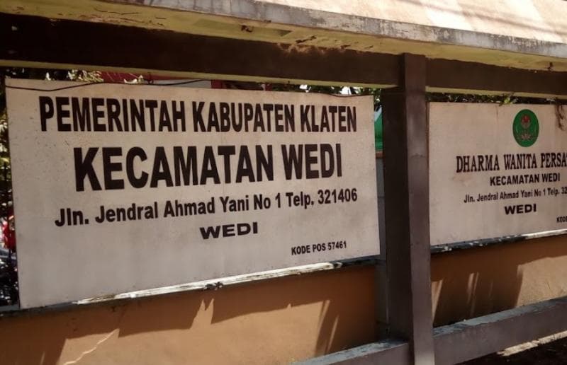 Kecamatan Wedi di Klaten. Dalam Bahasa Jawa, 'wedi' bermakna pasir atau rasa takut. (Googleuser/Unnas412)