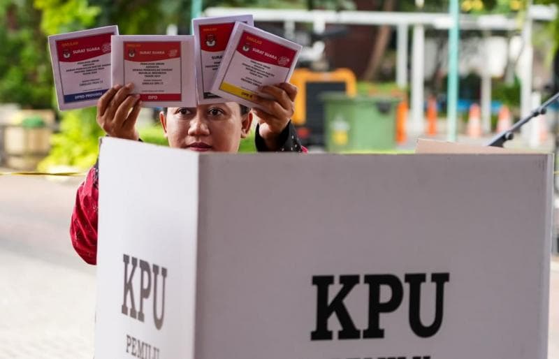 Tahun ini ada sebanyak 545 daerah, terdiri dari 37 provinsi, 415 kabupaten, dan 93 kota bakal melaksanakan pemungutan suara. (Pusat.Jakarta/Maulana)