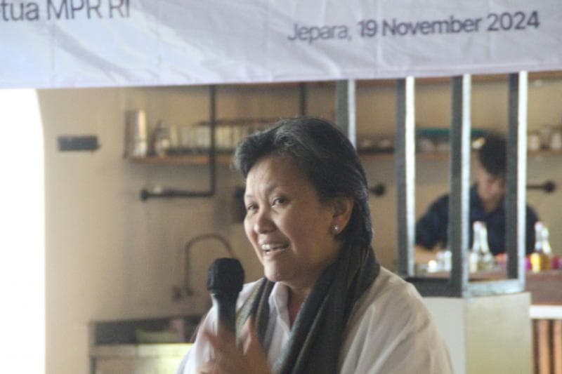 Di hadapan warga Jepara, Lestari Moerdijat menyoroti keberhasilan masyarakat memperjuangkan Ratu Kalinyamat sebagai Pahlawan Nasional. (Inibaru.id/ Imam Khanafi)