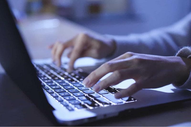 AI Bikin Cerita Nyaris Sempurna, Tapi Nggak Mampu Bikin Pembaca Terhanyut