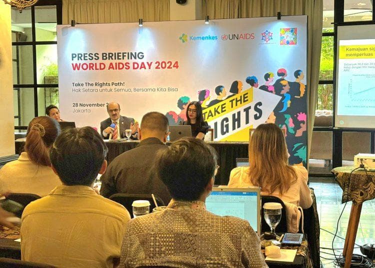 Konferensi pers peringatan Hari AIDS Sedunia 2024 dengan membawa tema besar 'Hak Setara untuk Semua, Bersama Kita Bisa', Kamis (28/11) di Hotel Des Indes, Jakarta. (dok. Kemenkes)