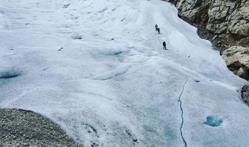 Es abadi di Puncak Jayawijaya semakin menyusut. (Phinemo/Hendri Agustin)