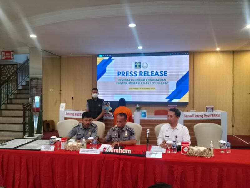 Kantongi KTP Palsu, WN Myanmar Ditangkap Petugas Imigrasi