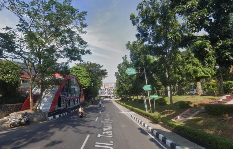 Ilustrasi: Taman Diponegoro, salah satu RTH di Kota Semarang yang masih hijau. (Google Street View)