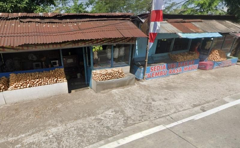 Penjual ubi cilembu di Kota Semarang. (Google Street View)