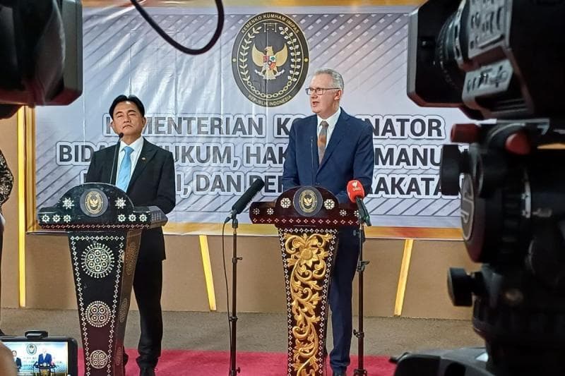 Menteri Koordinator Hukum, HAM, Imigrasi dan Pemasyarakatan Yusril Ihza Mahendra menegaskan pemerintah Indonesia nggak memberikan pengampunan. (Kompas/Haryanti Puspa Sari)