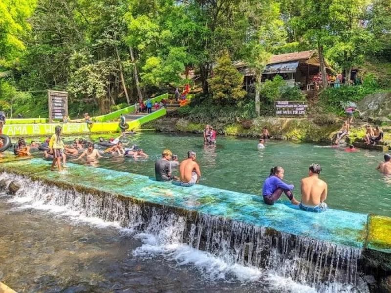 Situ Tirta Marta Purbalingga memiliki beberapa kolam yang jernih dan segar. (Googleuser/Mas Ree)